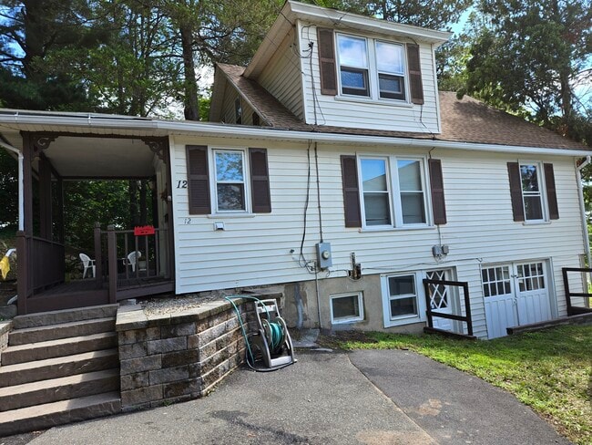 Building Photo - 12 Wood Ct
