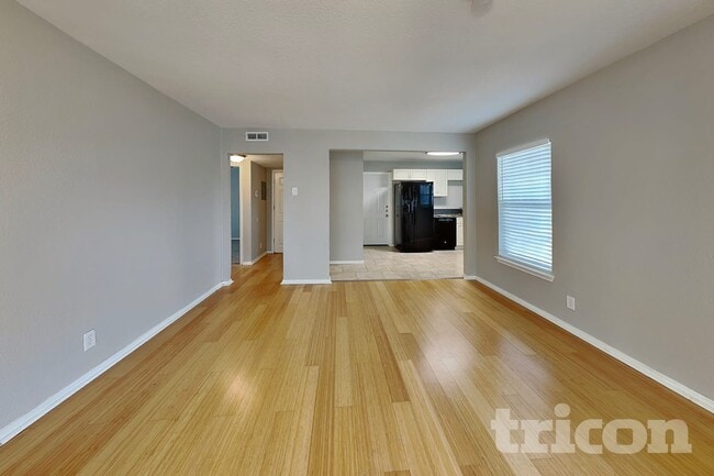 Photo - 706 Olney Dr