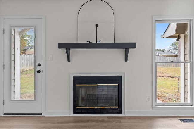 Photo - 1821 Swann St