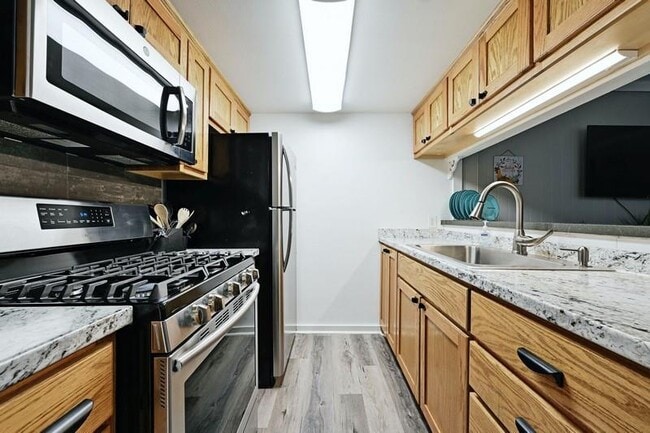 Photo - 711 Eberhart Ln Unidad 202