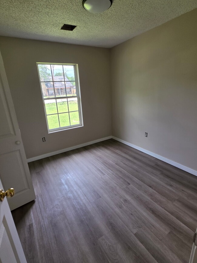 Photo - 2519 Crane St