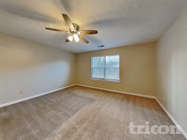 Photo - 575 Woodcrest Manor Dr