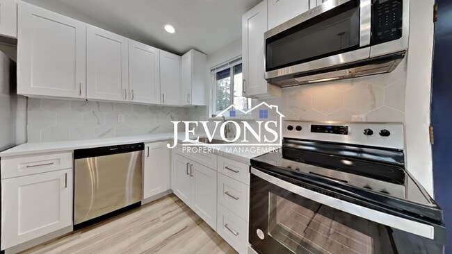 Photo - 6114 N 49th St