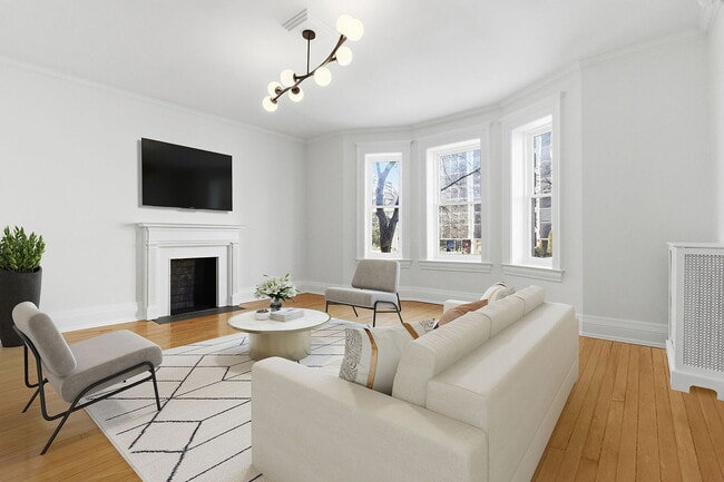 Photo - 45 Spadina Rd