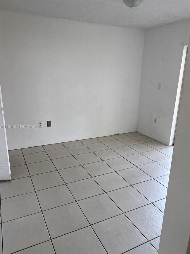 Photo - 1679 Sunrise Blvd