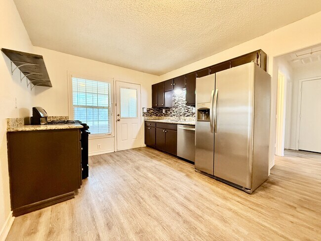 Photo - 4709 Penrose Ave