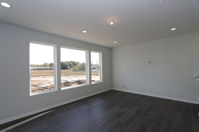 Photo - 1894 Nightingale Dr