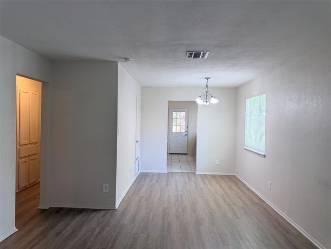 Photo - 410 Linden St