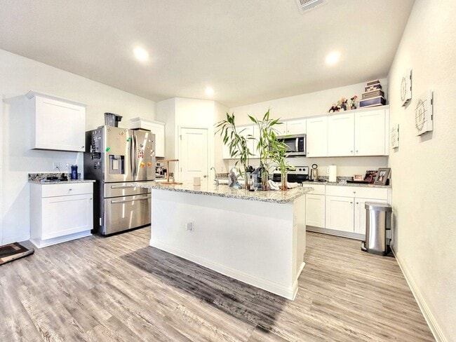 Photo - Beautiful 5 BR / 3 BA Home for Rent in Pfl...