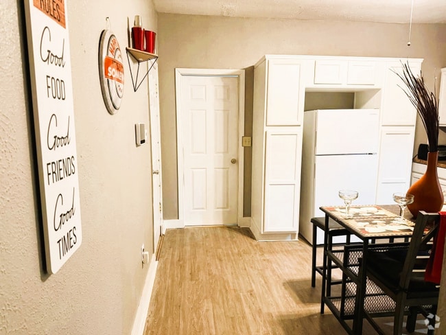 Building Photo - 1201 4th Ave Rental