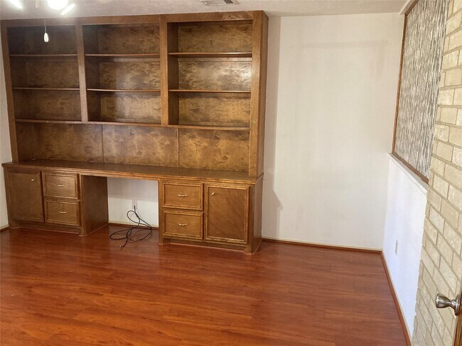 Photo - 2906 Green Fields Dr