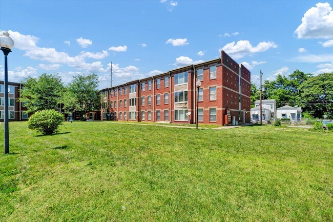 Photo - 2132 Rowan St Unit 112