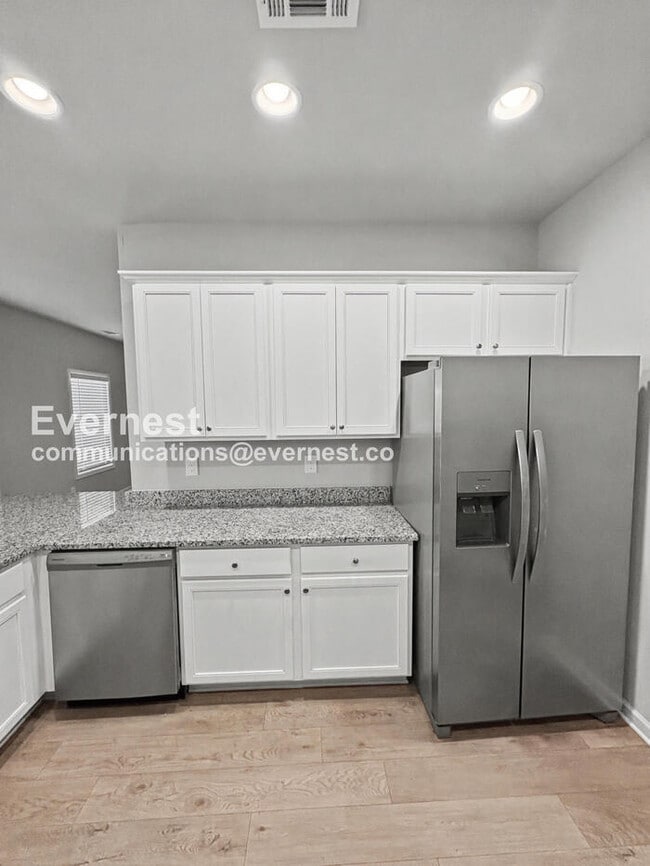 Photo - 320 Bertha Honey Stewart Dr