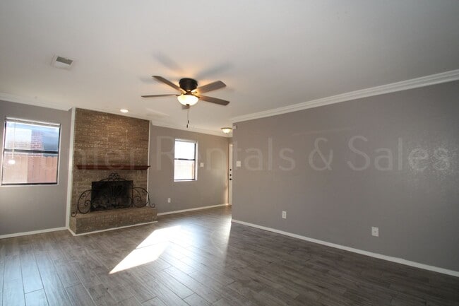 Photo - Spacious 4-Bedroom Home with Bonus Room, L...