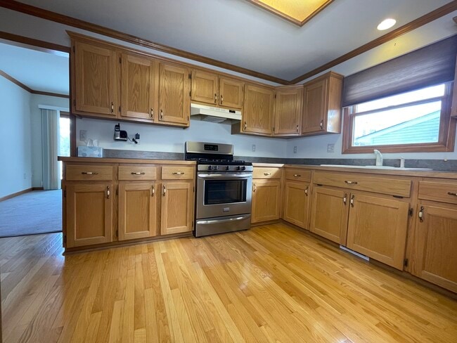 Photo - 33523 Roselawn St