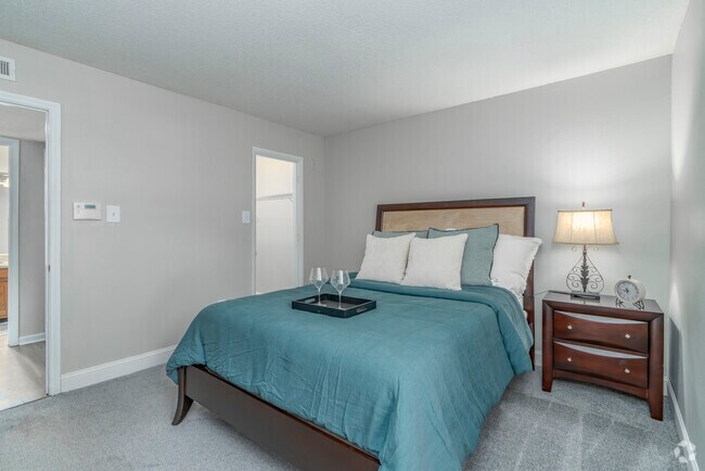 Douglas - Bedroom