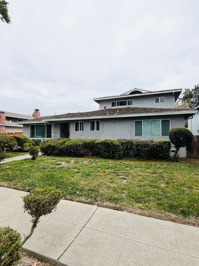 Building Photo - 2964 Neet Ave Unit 2