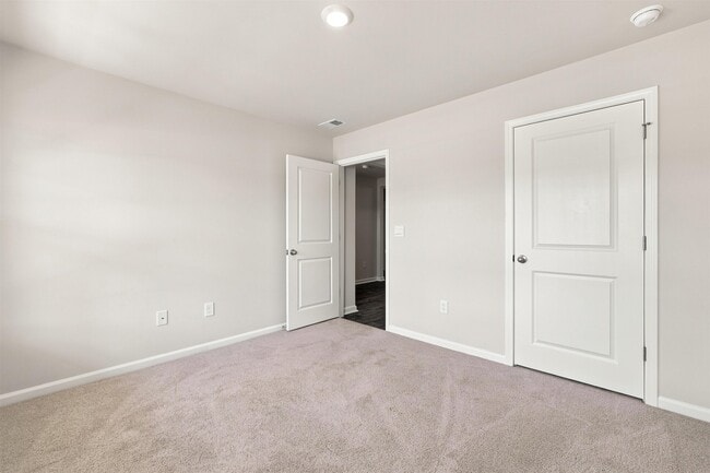 Photo - 208 Jeff Waters Cir