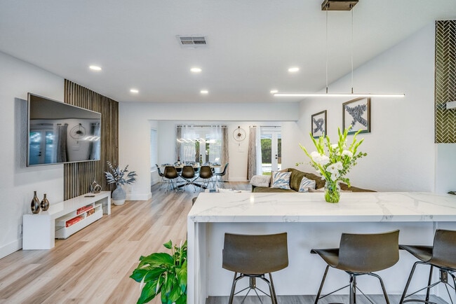 Photo - 834 SW 14th Ct Unidad SI FL1-ID1475651P