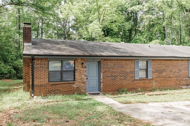 Building Photo - 1182 Whit Davis Rd Rental