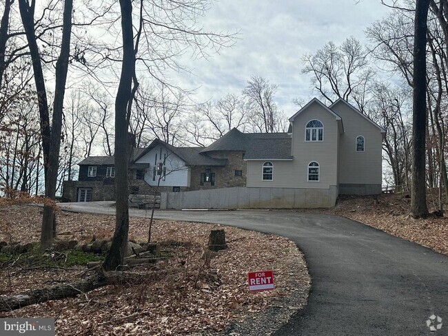 Building Photo - 1716 Horse Shoe Trail Rental