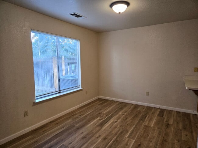 Photo - 1923 Glen Ridge Dr Unidad 1923