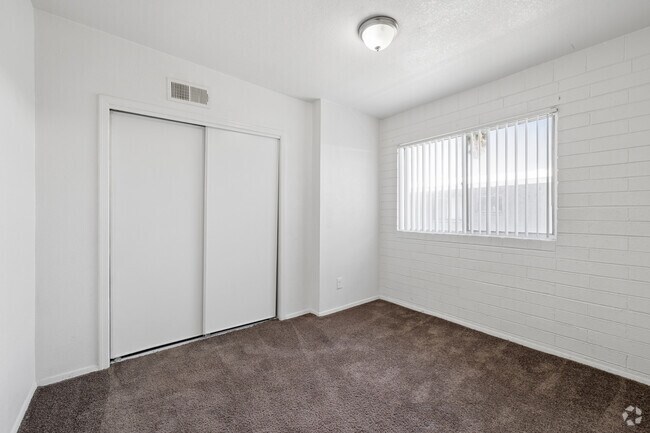 2BR, 1BA - 725SF - Bedroom