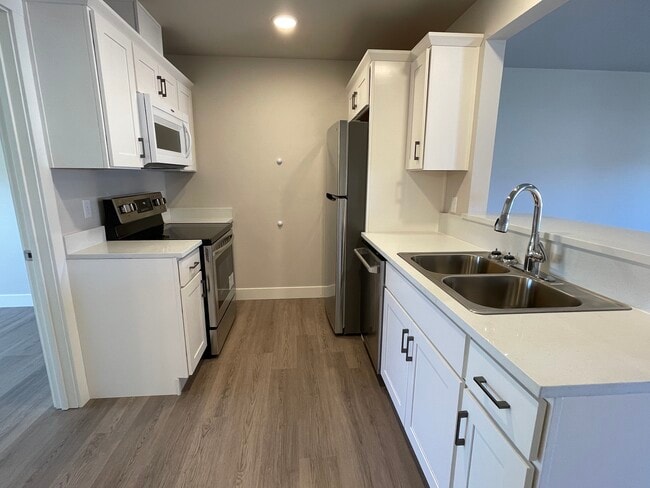 411 6th Street Northeast