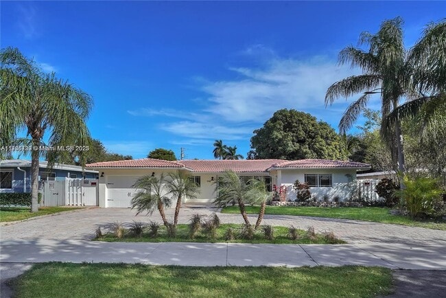 Photo - 948 NE 26th Ave House