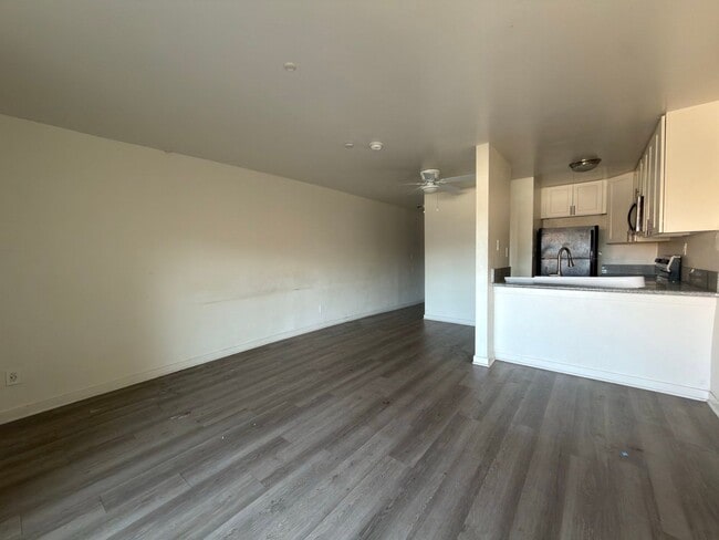 Photo - 9010 Tobias Ave Unit 116