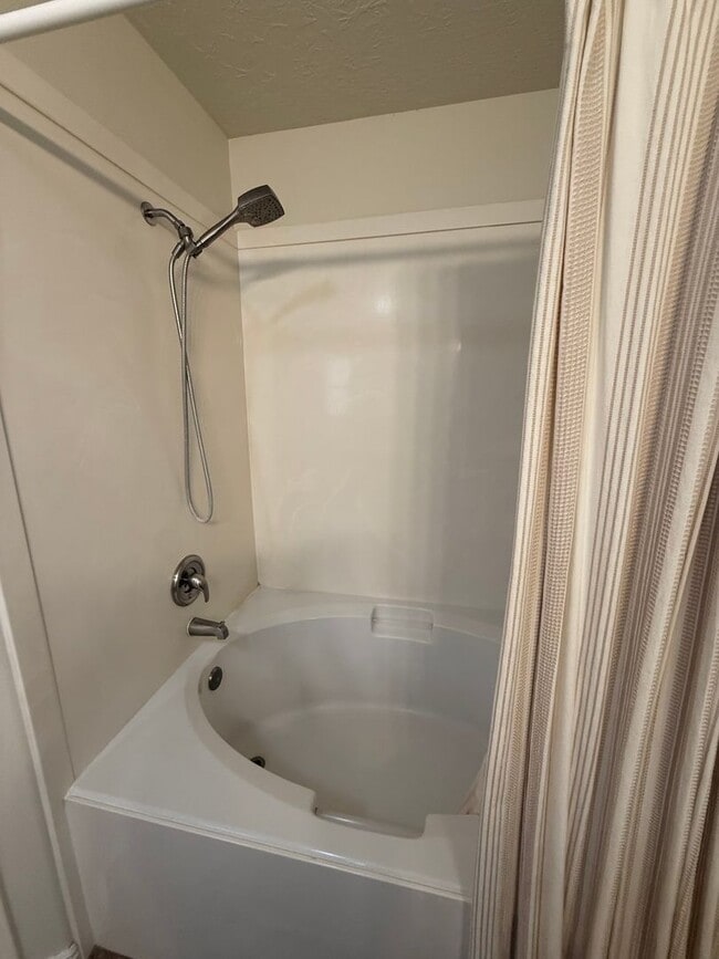 Photo - Charming 3-Bedroom Home with Spacious Layout