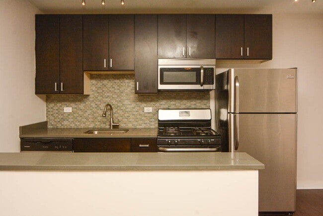 Photo - 2410 N Kedzie Blvd Unidad J06W