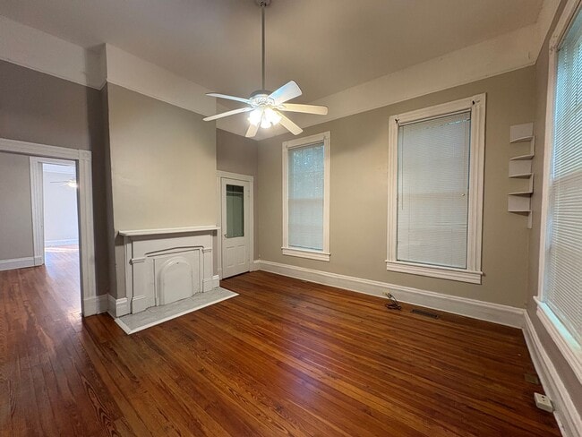 Photo - 481 Spring St