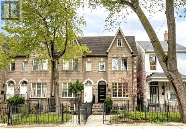 Photo - UPPER 162 CLAREMONT STREET