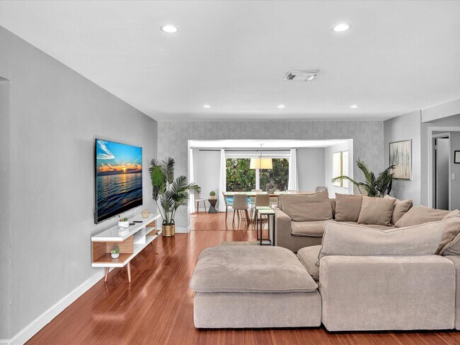 Photo - 1786 NE 21st St