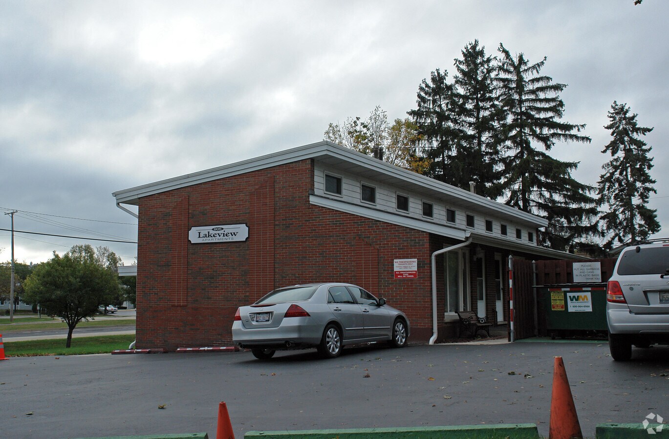 Photo - Lakeview Apartments