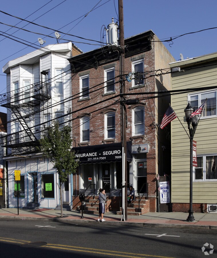 Photo - 7006 Park Ave