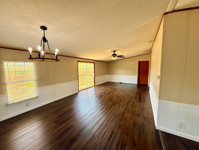 Photo - 2948 Ellejoy Rd