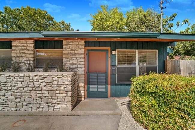 Building Photo - 2004 Pasadena Dr Rental