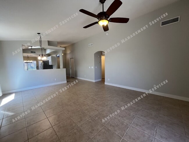 Photo - BEAUTIFUL 3 BEDROOM 2 BATHROOM HOME IN PEORIA