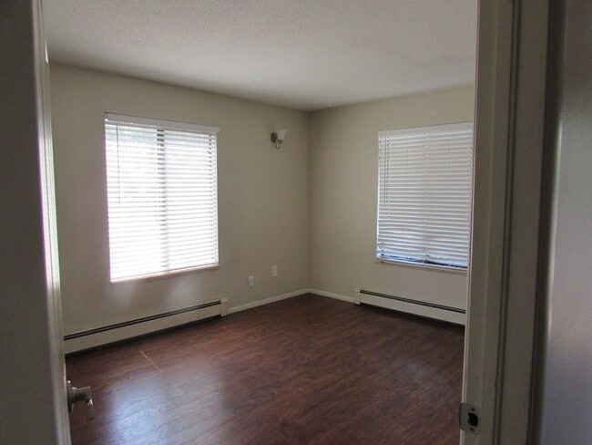 Photo - Cozy 2 Bed 1 Bath Lakeside Drive Condo- APPLICATION PENDING Unit 209
