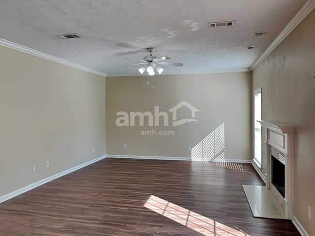 Photo - 2018 Fiona Way