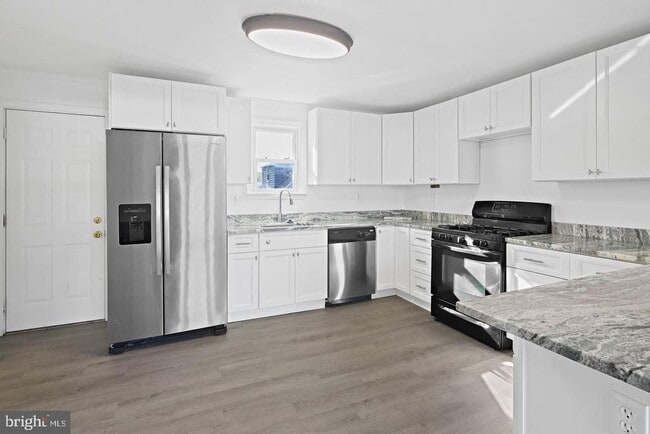 Photo - 423 Ingleside Ave