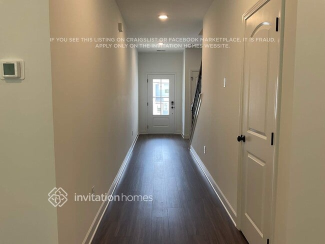 Photo - 212 E Millbrook Dr