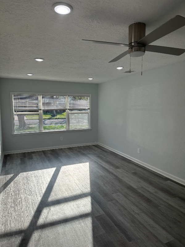 Photo - 215 Birch St