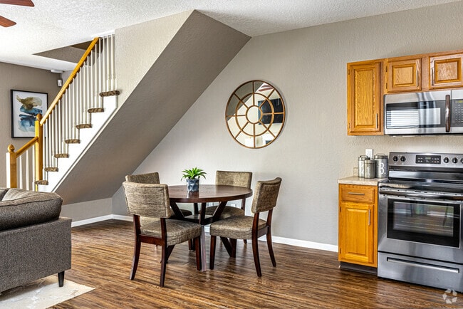 3BR, 2.5BA - 1390SF