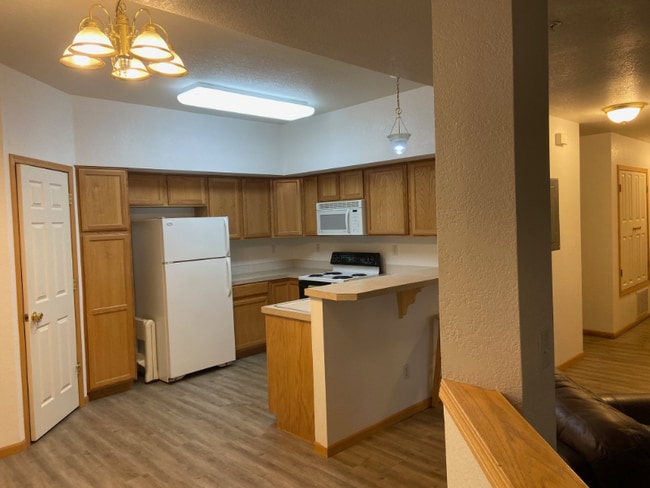 Building Photo - 3945 Landings Dr Rental