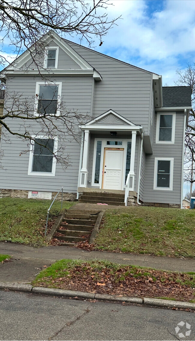 Building Photo - 928 Dayton St Unit B Rental