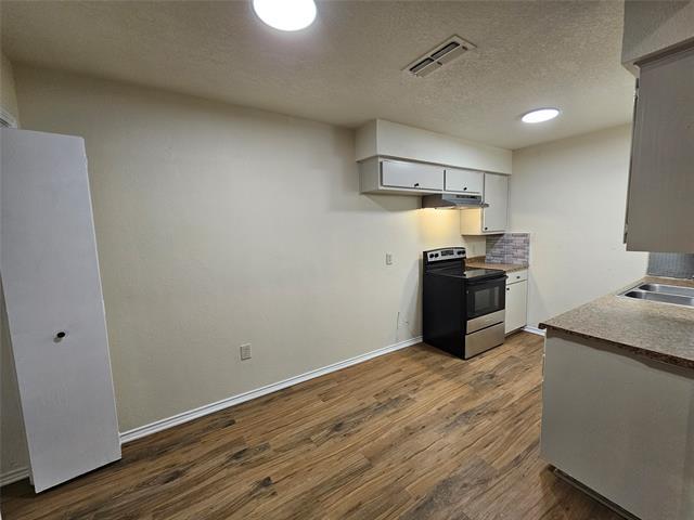 Photo - 3149 Tudor Ln