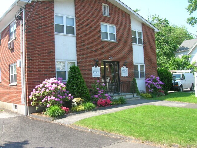 Photo - 29 Hoyt St Apartments Unit B1